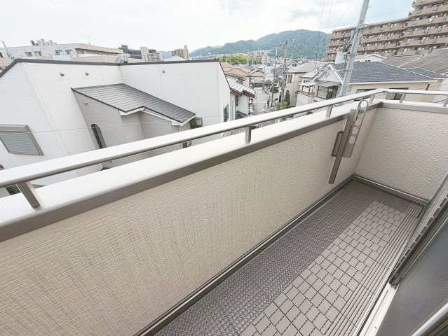 LA　GLAYCYNE逆瀬川のバルコニー