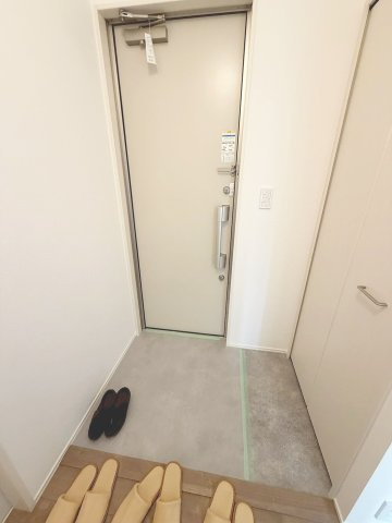 LA　GLAYCYNE逆瀬川の玄関