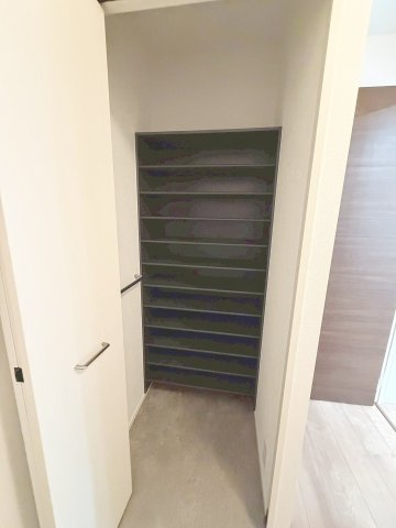 LA　GLAYCYNE逆瀬川の収納