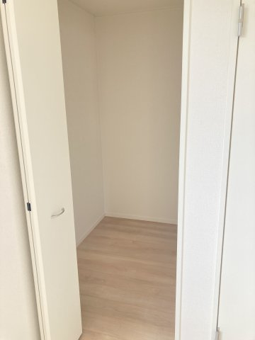 クレイドルガーデン前橋市大利根町第３　２号棟の収納|【イメージ画像】2階洋室2収納：ウォークインクローゼットです。