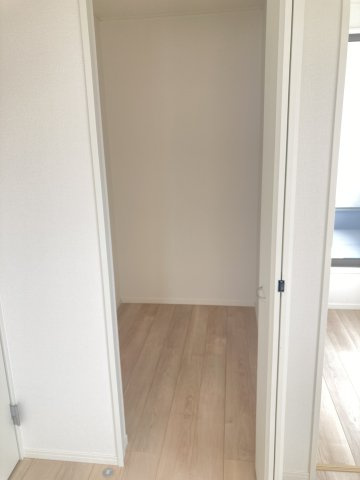 クレイドルガーデン前橋市大利根町第３　２号棟の収納|【イメージ画像】2階洋室3　収納：ウォークインクローゼットです。
