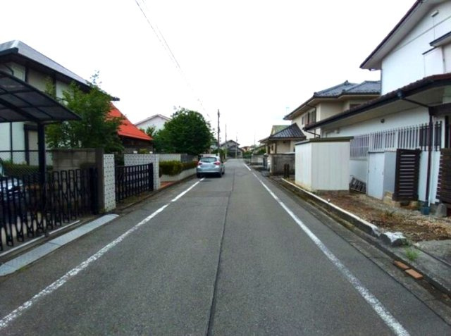 クレイドルガーデン前橋市大利根町第３　２号棟の前面道路含む現地写真|前面道路6Ｍあるので開放的な立地です☆
