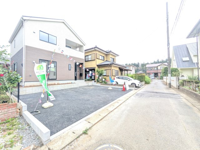 つくば市観音台　第15　新築戸建ての前面道路含む現地写真|写真だけでは伝わらない快適さを、ぜひ現地で体感しませんか？
即日見学可能です！平日のご案内も可能です♪
お気軽にお問合せまたはお電話ください！
0297-86-8370まで【リアライズ不動産】