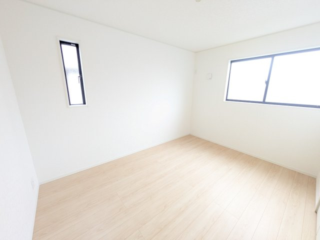 つくば市観音台　第15　新築戸建ての洋室|陽当たりの良い明るい洋室です♪
