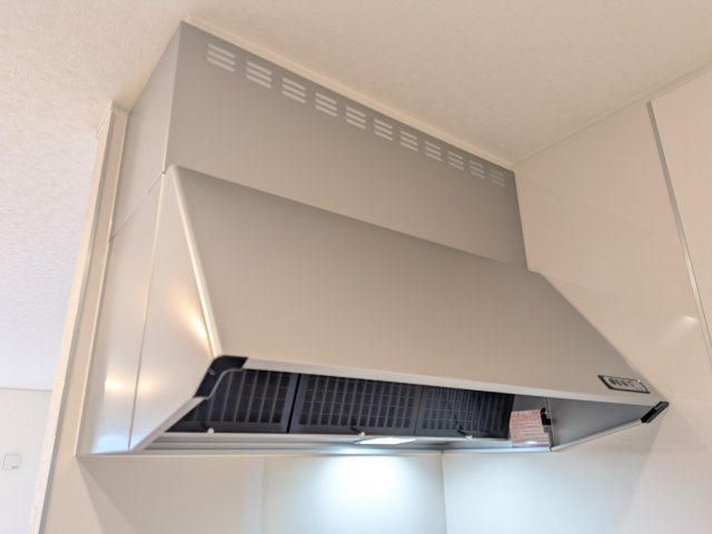 つくば市観音台　第15　新築戸建てのキッチン|お料理が楽しくなる、静かでパワフルな換気扇。
キッチンとリビングの空気をいつもクリーンに保ちます。