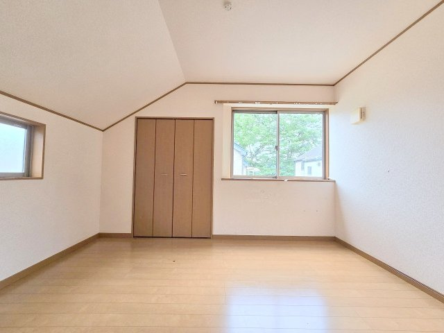 青梅市柚木町1丁目　中古戸建の洋室