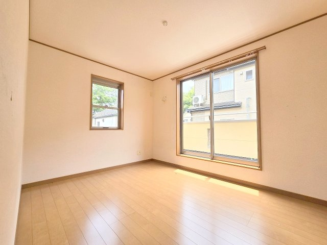 青梅市柚木町1丁目　中古戸建の洋室