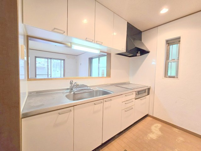 青梅市柚木町1丁目　中古戸建のキッチン