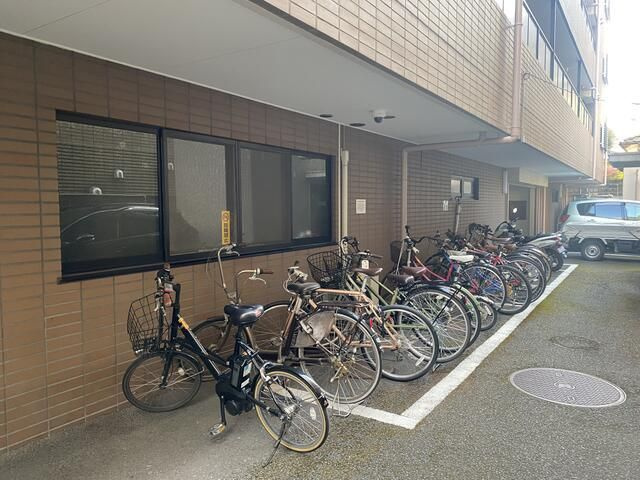 ウスイビルの駐車場|駐輪場
