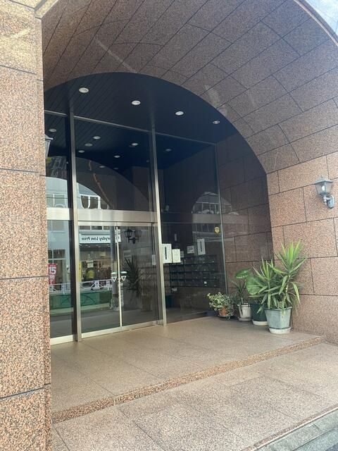 ウスイビルのエントランス