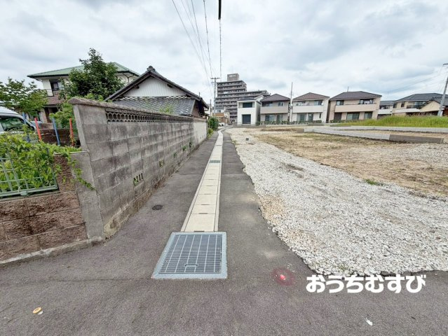 春日井市上条町6丁目(全5棟)の前面道路含む現地写真