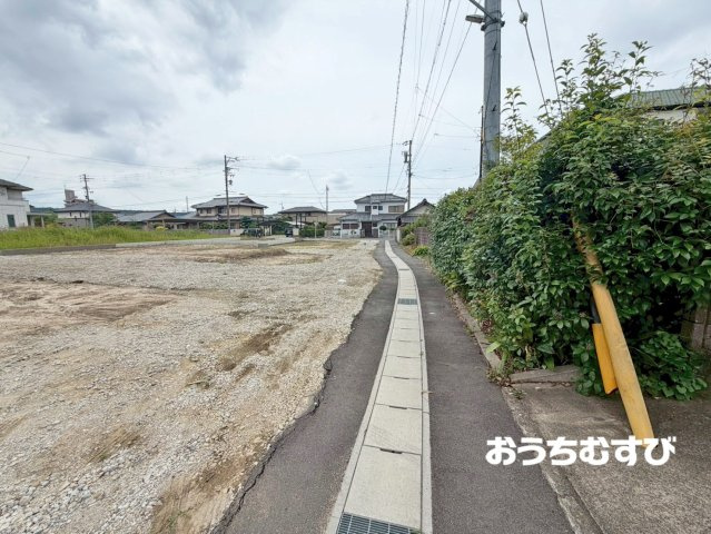 春日井市上条町6丁目(全5棟)の前面道路含む現地写真