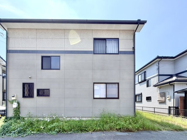 【中古戸建】本庄市寿2丁目　 の外観|■外観｜土日のご見学はもちろん、平日・夜間のご案内も大歓迎です♪「今から見たい」や「仕事終わりに見たい」にもご対応できますのでお気軽にお問い合わせください♪