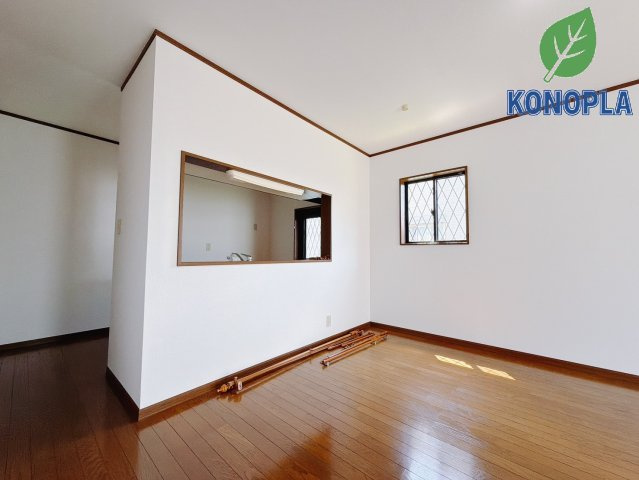 【中古戸建】本庄市寿2丁目　 のダイニング|■ダイニング｜出来上がった料理を運びやすいダイニング♪お料理中も家族との会話がはずみます♪