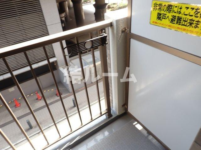 新宿区大久保２丁目の賃貸マンションのバルコニー