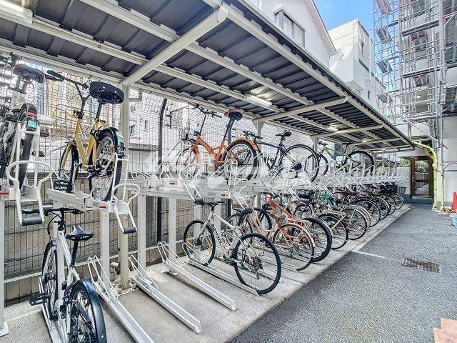 新宿区大久保２丁目の賃貸マンションの駐車場