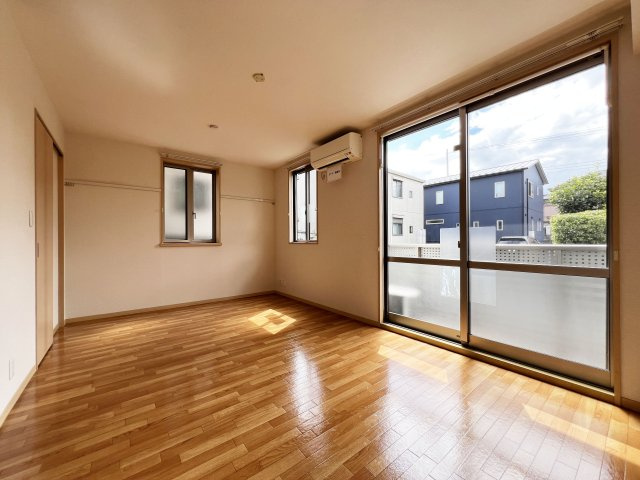 ルミエール旭町の居間・リビング