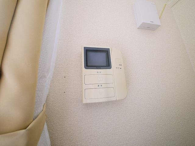 レオパレス売間サニーヒルのセキュリティ|お顔が見えるモニター付きインターホンで安心。
