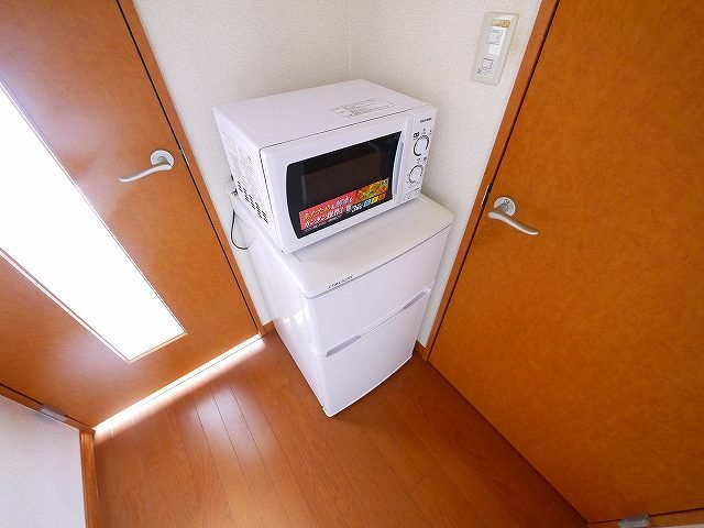 レオパレス売間サニーヒルのキッチン|冷蔵庫・電子レンジ