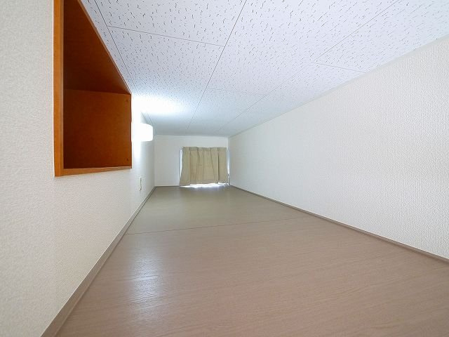 レオパレス売間サニーヒルの内装|ロフト付きのお部屋です。