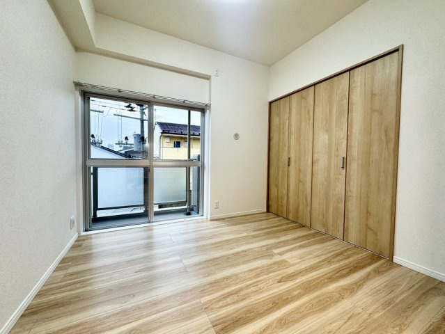 ラポール錦町の洋室