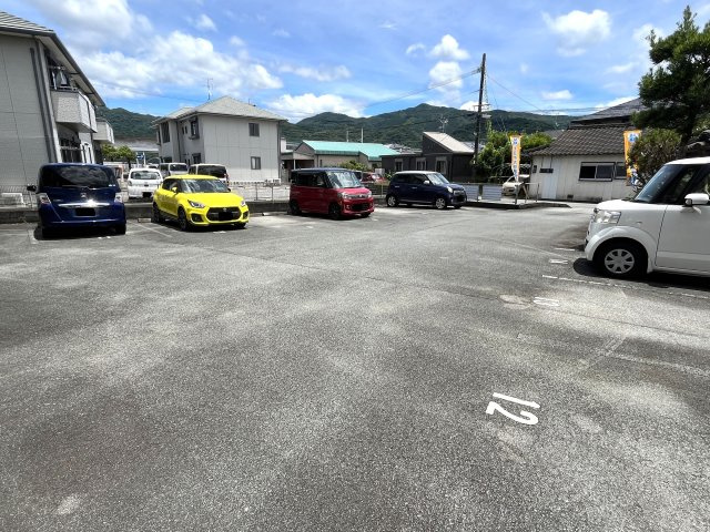 ベルリードMKの駐車場