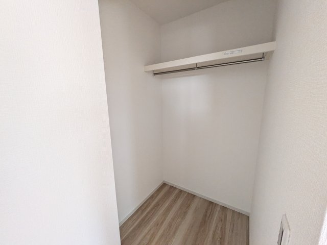 取手市戸頭　18期　新築戸建ての収納|大容量のウォークインクローゼット。衣類はもちろん、スーツケースや季節の家電もまとめて収納でき、居室空間をすっきりと保ちます。