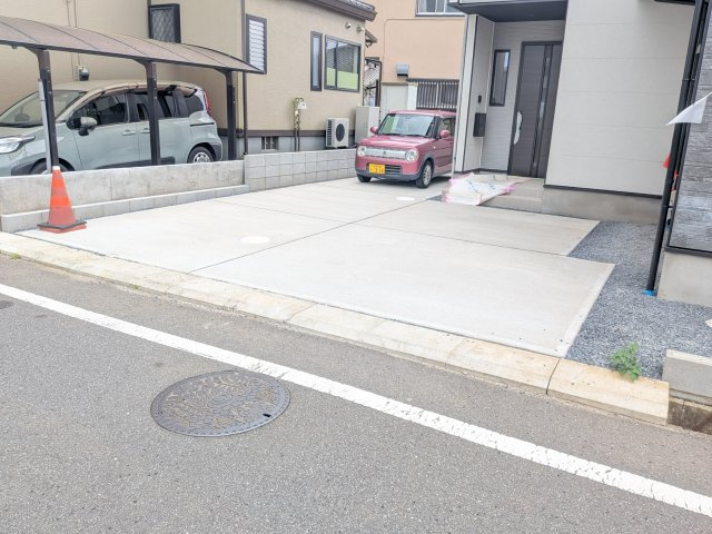 取手市戸頭　18期　新築戸建ての駐車場|駐車は3台可能です♪