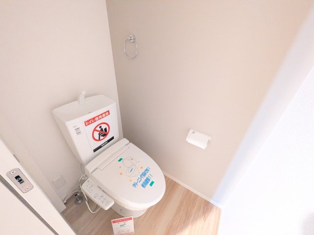 取手市戸頭　18期　新築戸建てのトイレ|高い節水性能で、水道代を大幅にカット。環境とお財布に優しく、家計をしっかりサポートします。
もちろん温水洗浄便座付きです♪