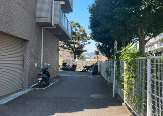 【駐輪場】 | グランマーレ本厚木 | マンションの駐輪場は、事前に空きがあるか確認を取ると安心です。せっかく入居したのに駐輪スペースがない！なんてことになったら大変ですよね。そこで、内見時や購入前にはまず事前に確認しておくと良いでしょう。