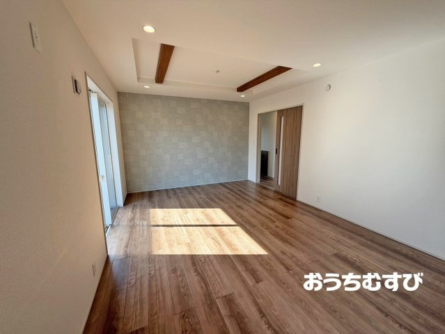春日井市上条町6丁目(全5棟)の居間・リビング