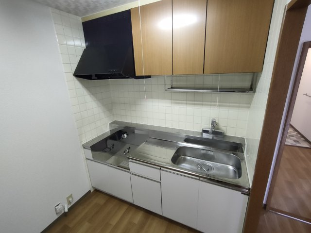 ヴィヴァレ東岩槻のキッチン|コンパクトなキッチンで掃除もラクラク