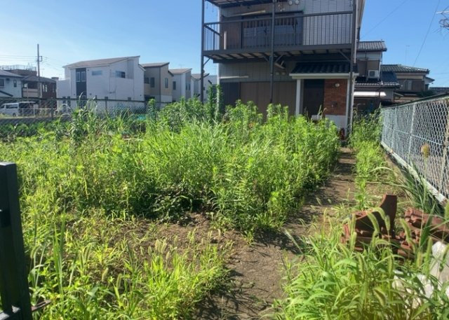 【外観】 | 土地購入を検討されている場合、境界杭がない状態で購入してしまうと境界確定測量をする必要があり、費用がかかります。購入の前に、売主、隣土地所有者立ち合いのもと境界を確定し境界杭を設置するのがベストです。