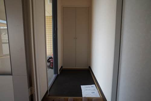 ディアス妻鹿駅前　B棟の玄関