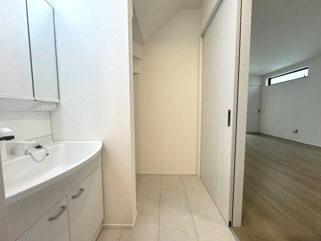明石市魚住町西岡新築戸建B号棟の独立洗面台