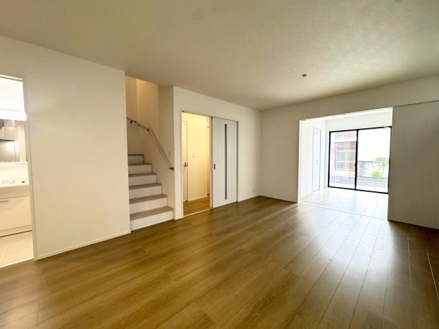 明石市魚住町西岡新築戸建B号棟の居間・リビング