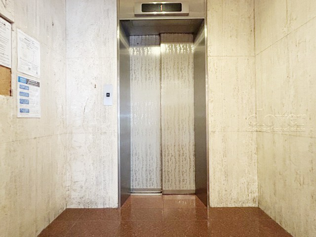 【設備】 | グランドメゾン麻布十番館 | 無いと困ってしまう設備の筆頭がエレベーター。定期的なメンテナンスが必要な大型機械です。よく整備されていることをご確認ください。～即日のご見学可能～　お問合せはお気軽にどうぞ。