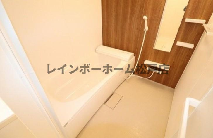 仲介手数料（賃料の1.10ヵ月）の50％OFF対象物件！の浴室