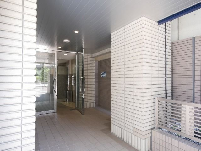 ミラバ天神　舞鶴小学校区のエントランス|ミラバ天神