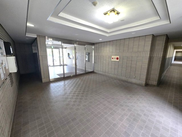 【エントランス】 | 東峰マンション野間大池公園 | 帰宅するたびに心地よさを感じられる、ゆとりあるエントランス☆
