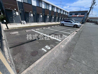 【駐車場】