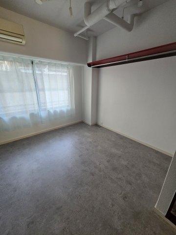 港区南青山６丁目の店舗事務所の居間・リビング