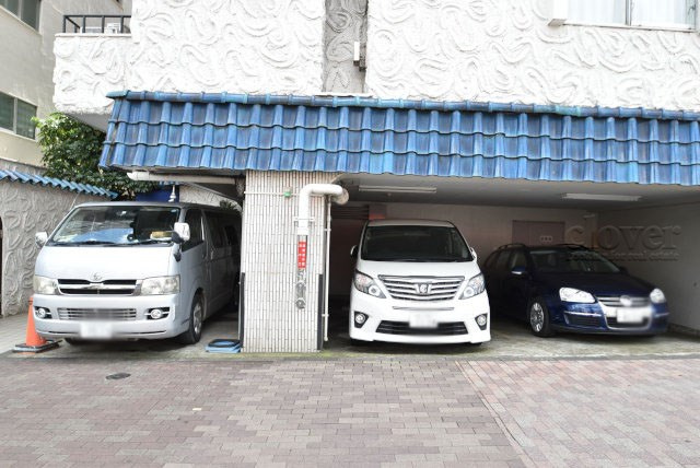 【駐車場】 | マンションヴィップ目黒 | マンションの駐車場スペース。空きの有無や駐車料金、サイズ規定などについては、改めてお問い合わせください。～即日のご見学可能～　お問合せはお気軽にどうぞ。

