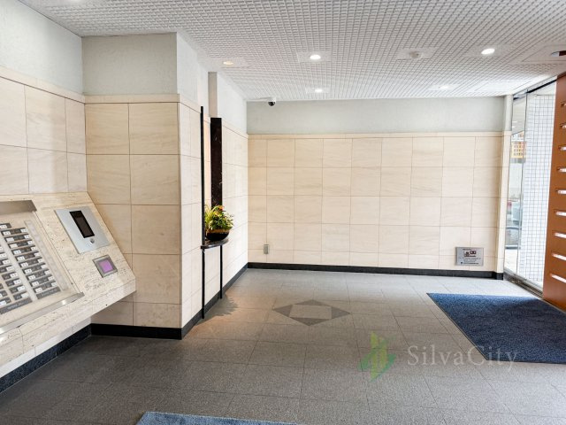 ライオンズスクエア用賀のエントランス