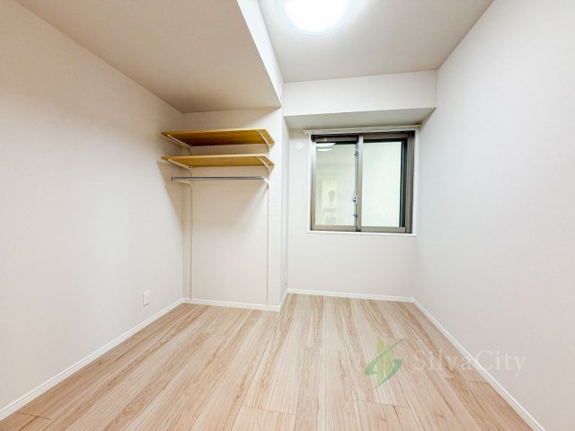 ライオンズスクエア用賀の洋室