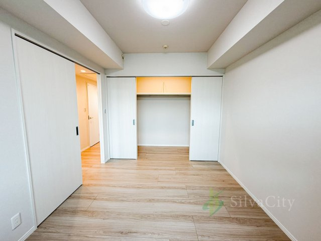 ライオンズスクエア用賀の洋室