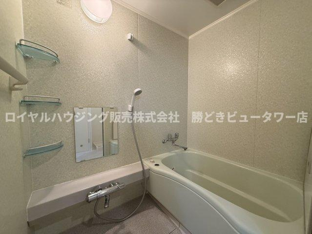 広々とした浴槽で日々の疲れを取りましょう