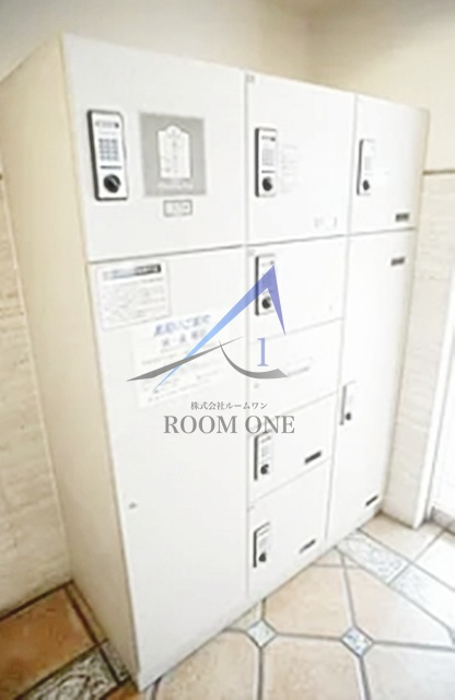 アビテ市ヶ谷五番町のその他共用部分|宅配ボックスです。