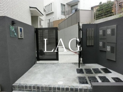 【エントランス】 | ガゾネサンス | エントランスです。