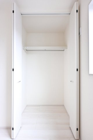 【収納】 | 太田市第2鳥山中町　リーブルガーデン | 各居室に収納付きでお部屋もスッキリ片付きます♪